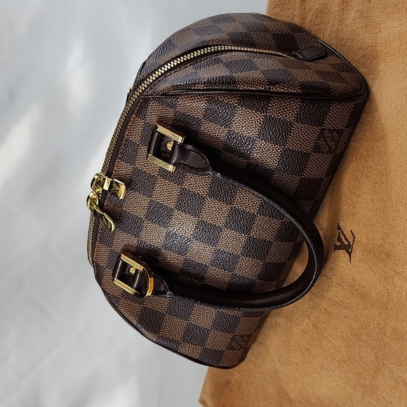 Authentic Louis Vuitton Damier Mini Rivera - Picture 4 of 16
